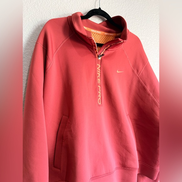Nike Pro half zip Women's coral and orange sweater with mesh back 2x - Picture 3 of 7